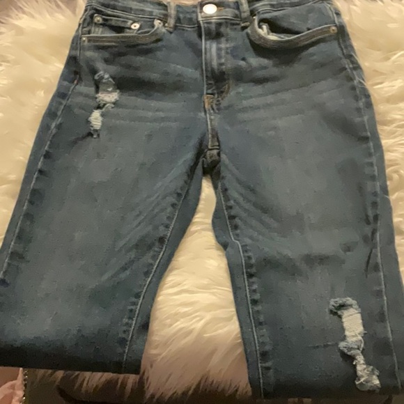 Levi’s Distressed Girls Jeans - Picture 1 of 8